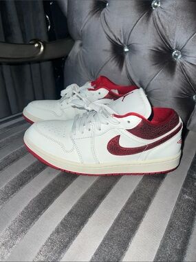NEW JORDAN 1 LOW MM METHOD OF MAKE LEGEND SAND METALLIC RED LUXE 9W 🌹✨